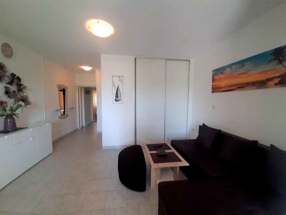 Apartments Nada Krk Island Buitenkant foto